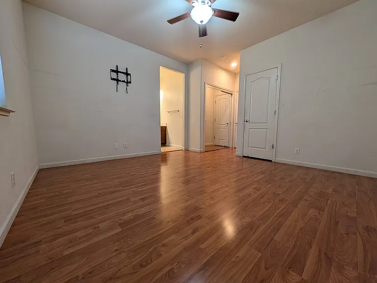 4457 Lafayette St — Photo 10