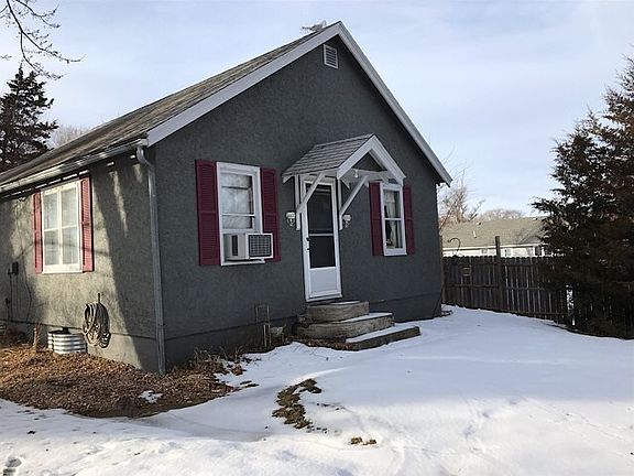 5th image of 521 Plum St