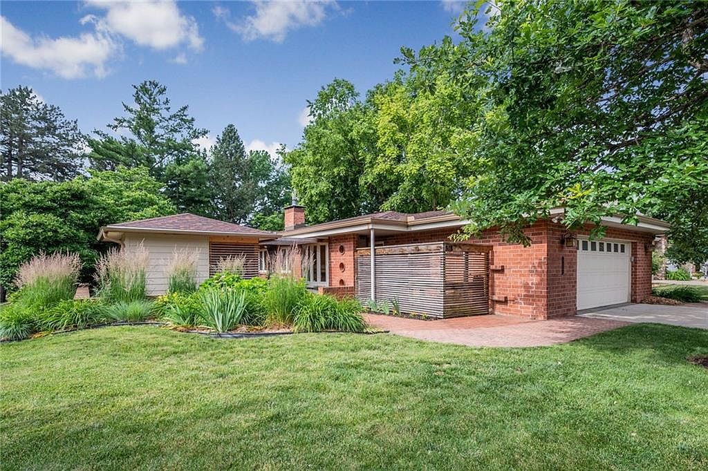 818 Polk Blvd, Des Moines, IA 50312 Zillow