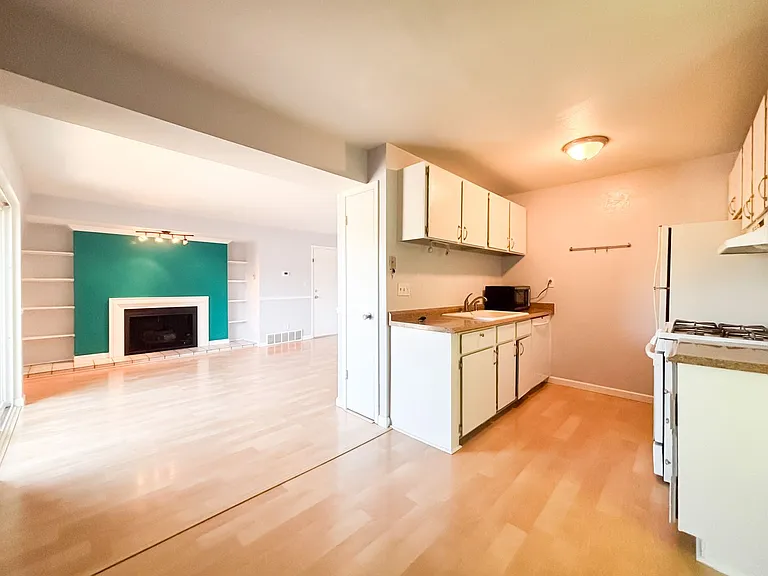 5440 S Willow Ln #E — Photo 5