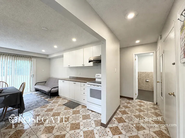 54 Roseville Dr #B — Photo 4