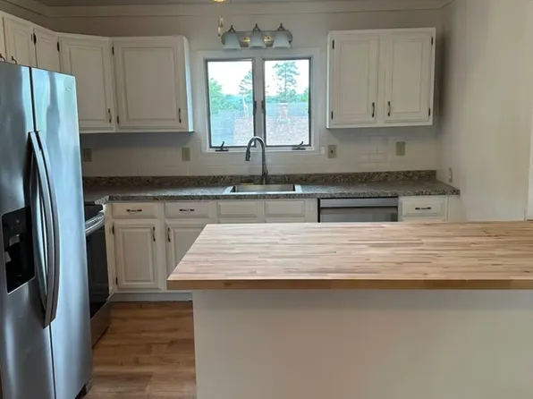 34 Curtis Ave APT B, Rutland, VT 05701