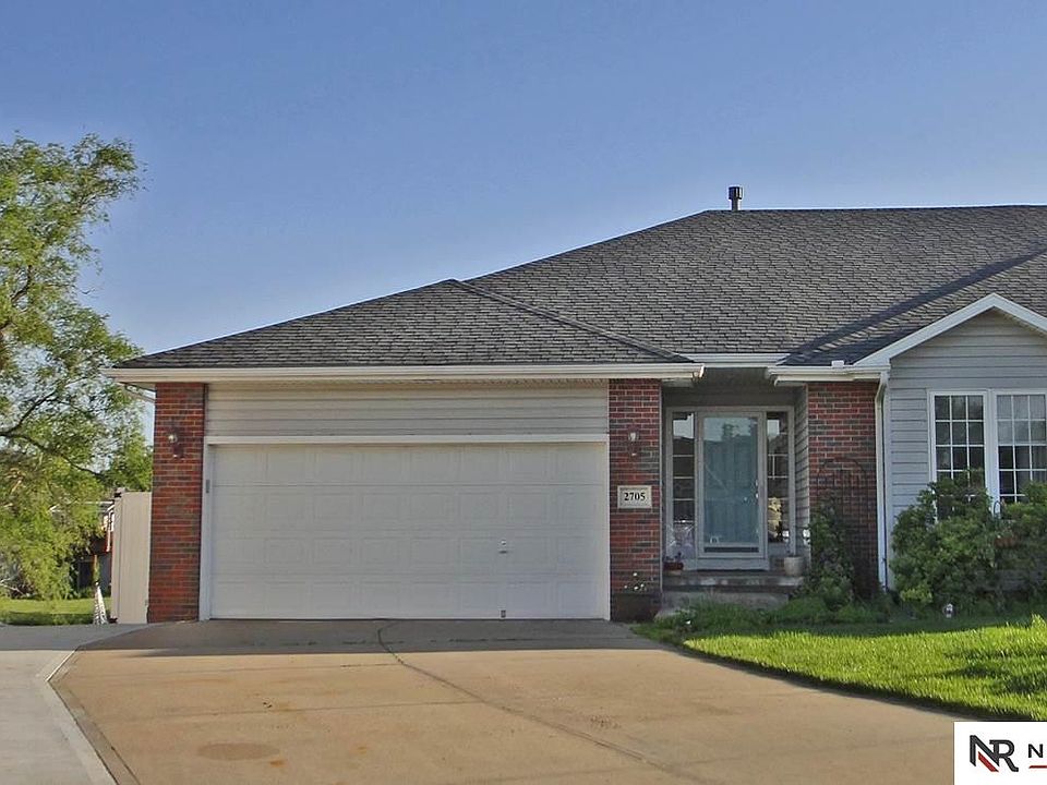 1st image of 2705 Fountain Cir
