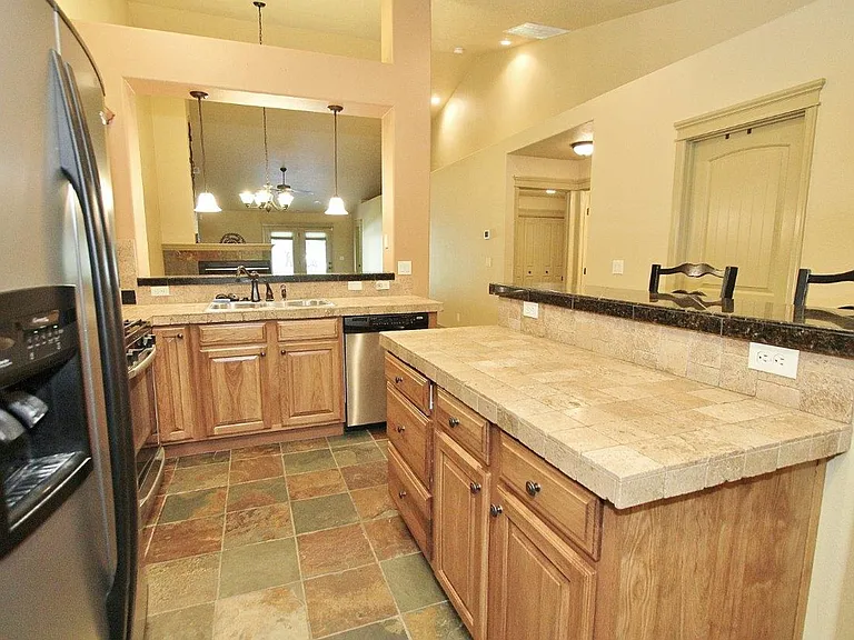 2586 S Gatewood Ln — Photo 10