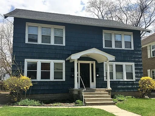 2138-2140 Madison SE — Photo 1