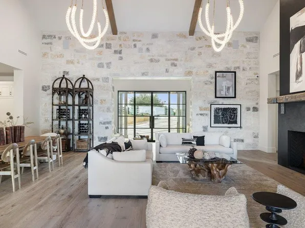 27031 Haynie Flat Rd, Spicewood, TX 78669