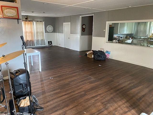 2nd image of 6 Kensington Rd #1