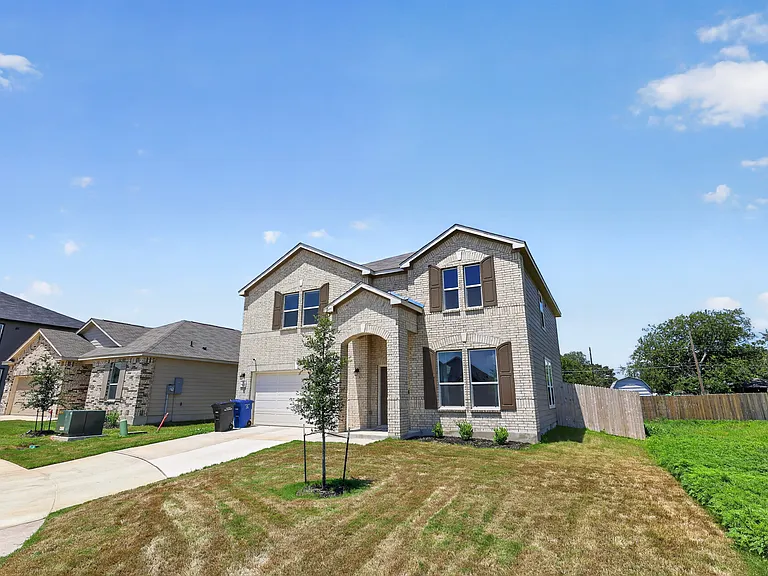 9403 Hinterlands Dr — Photo 3
