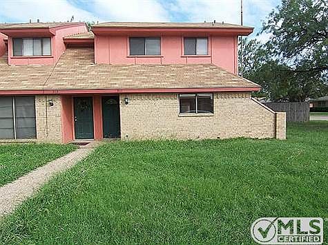 1st image of 907 Bruce Way