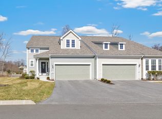 722 Championship Dr #722, Oxford, CT 06478