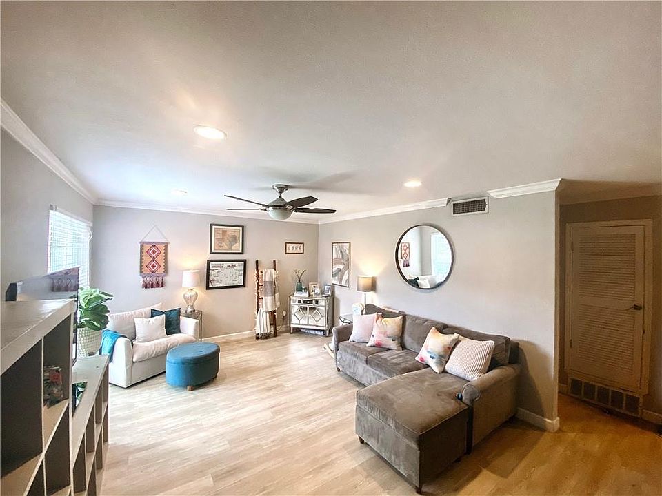 1st image of 900 S Lamar Blvd APT 209