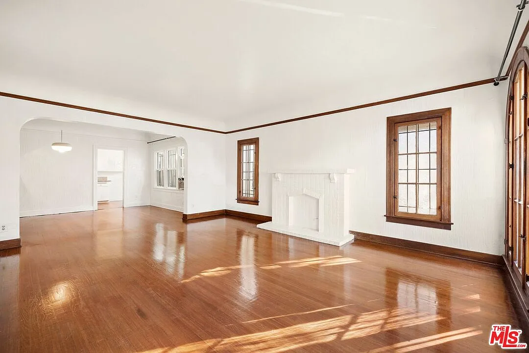 2 bed, 1.0 bath, 1300 sqft, $3,500 — Photo 3
