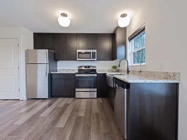 1523 SE Honeysuckle Loop Unit C, Warrenton, OR 97146