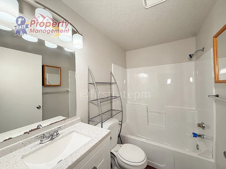 2183 S Stephen Ave #202 — Photo 18