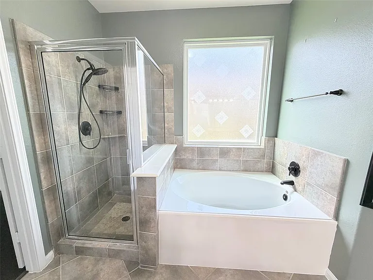1242 S Maple Dr — Photo 15