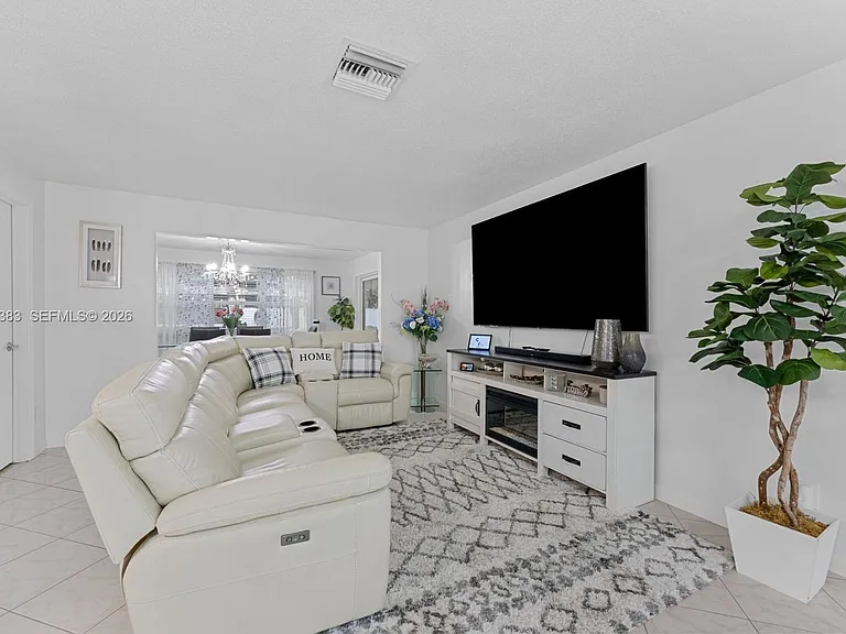 9508 N Military Trl — Photo 4