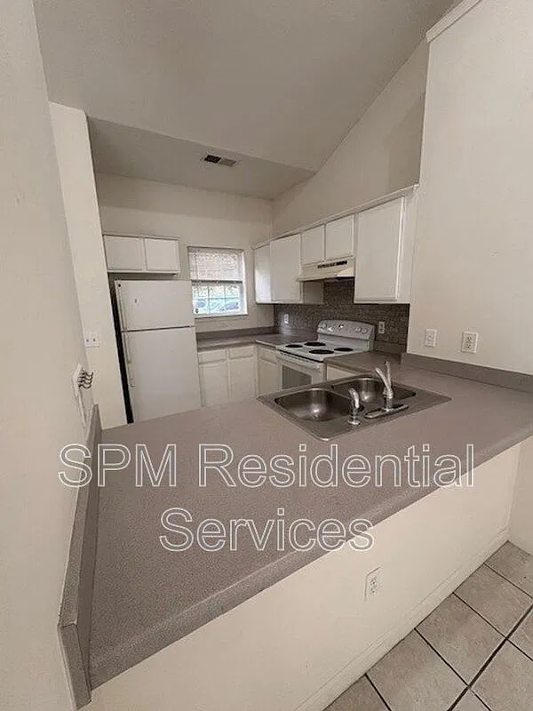 2 bed, 2.0 bath, 1100 sqft, $1,425 — Photo 3
