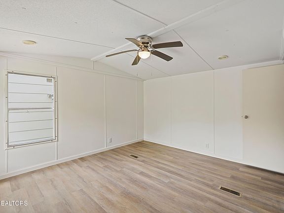 5th image of 7530 Dodson Rd
