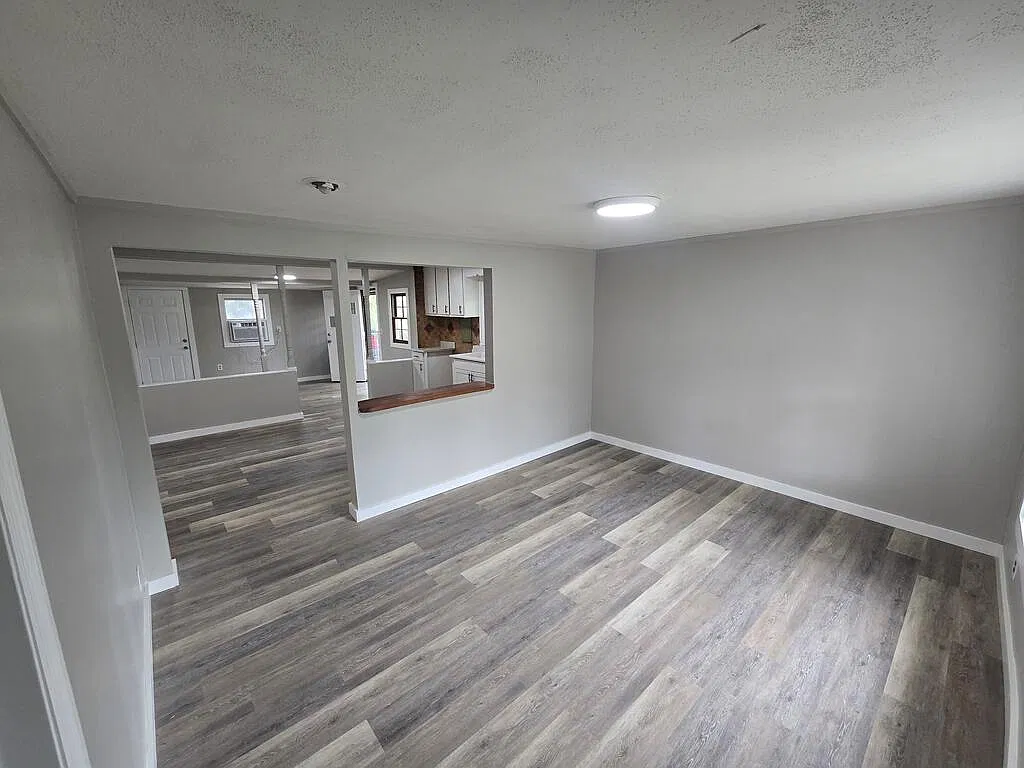 2 bed, 1008 sqft, $1,600 — Photo 2