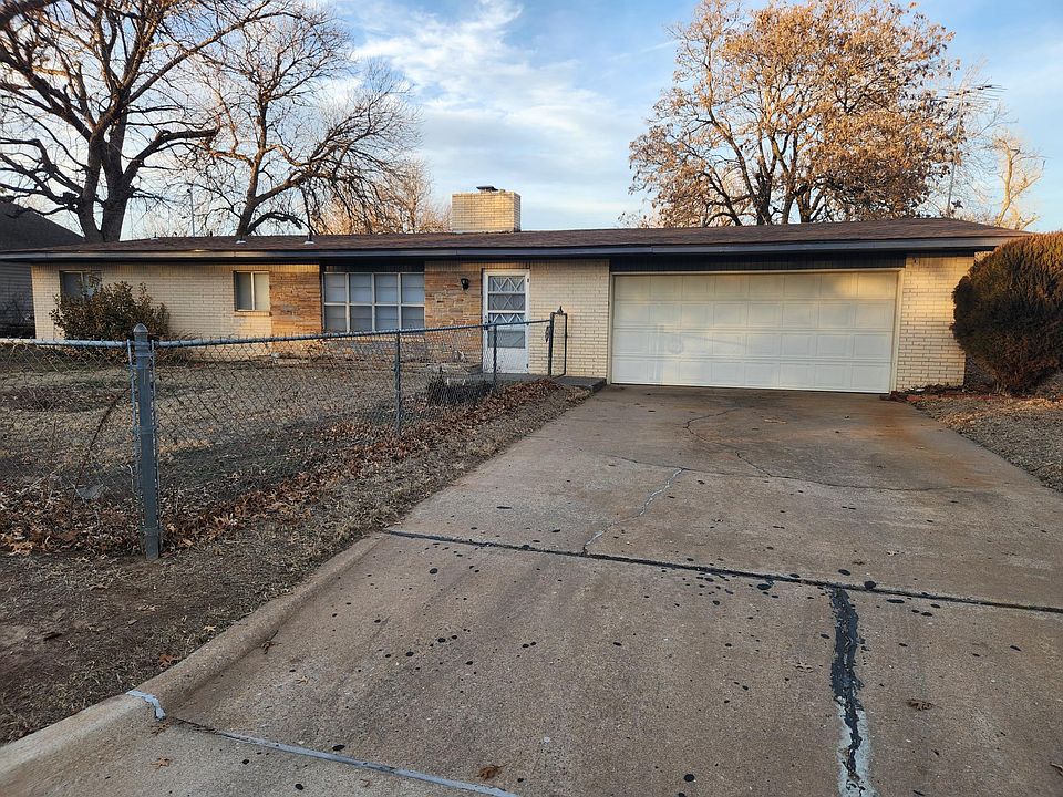 1st image of 660 Oakdale Dr
