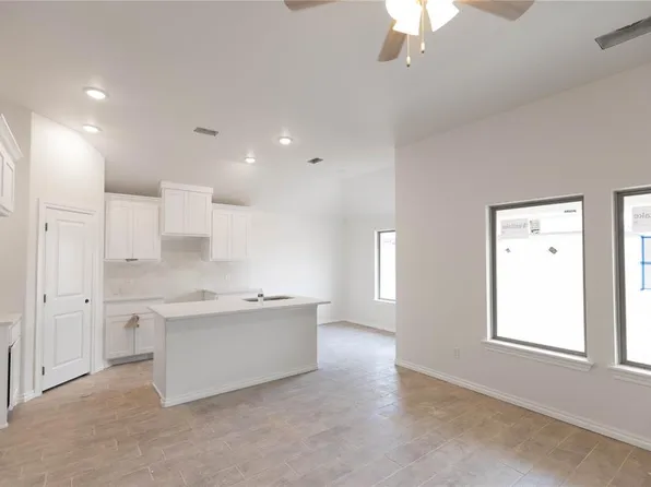 9204 NW 119th St, Yukon, OK 73099