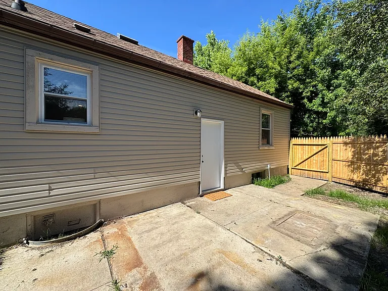 511 Montgomery Rd — Photo 15