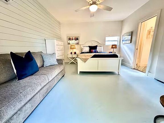 5th image of 310 Granada St #B
