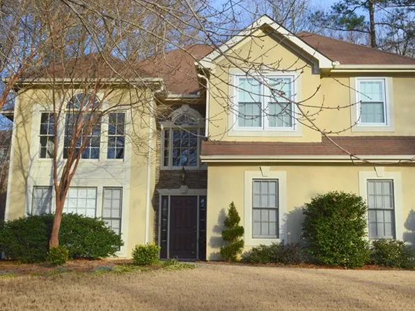 274 Harbor Pointe Dr, Stone Mountain, GA 30087