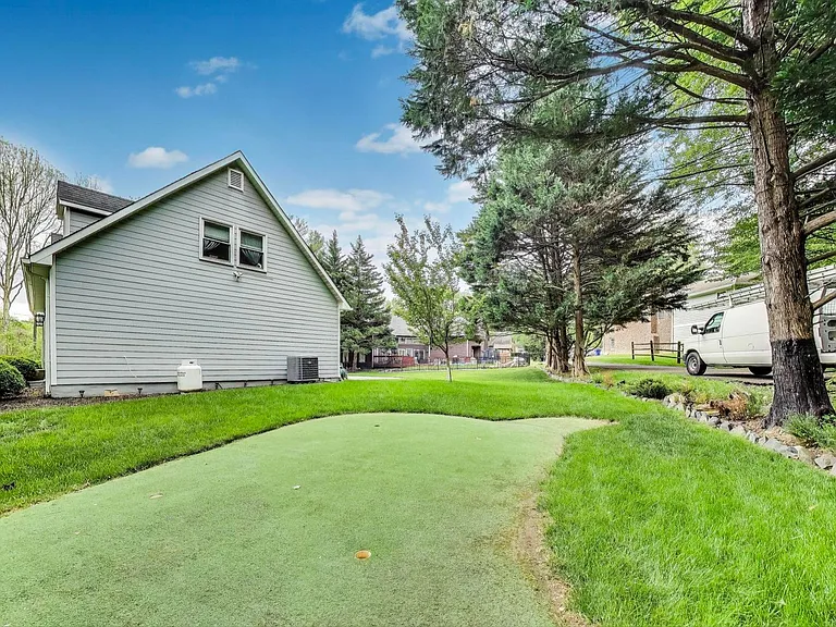 7726 Seven Locks Rd — Photo 11