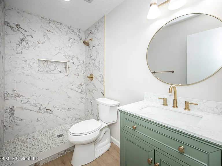 106 Booth Cir — Photo 35