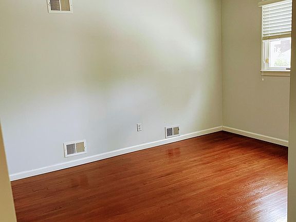 5th image of 12 Cloverdale Ave #1A