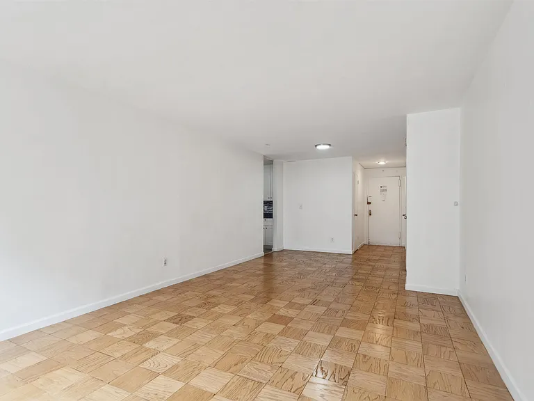 10 Huron Ave #1E — Photo 4