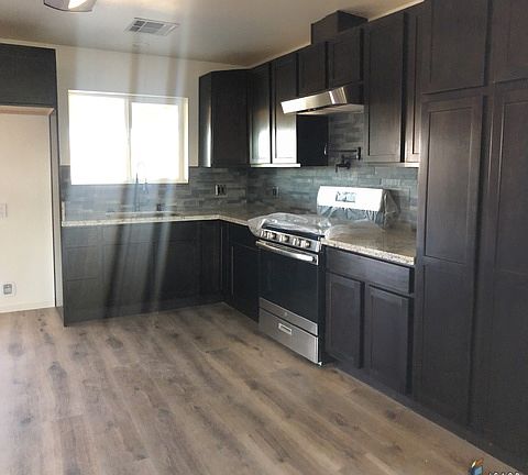 3rd image of 1192 W El Dorado Ave