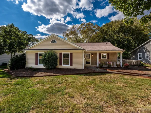 9218 Landsburg Ln, Charlotte, NC 28210