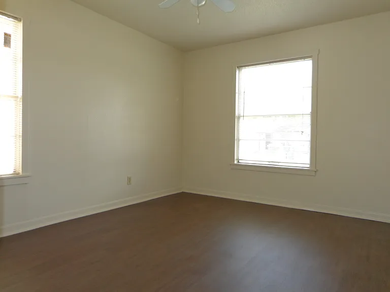 Colony Apartments — Photo 5