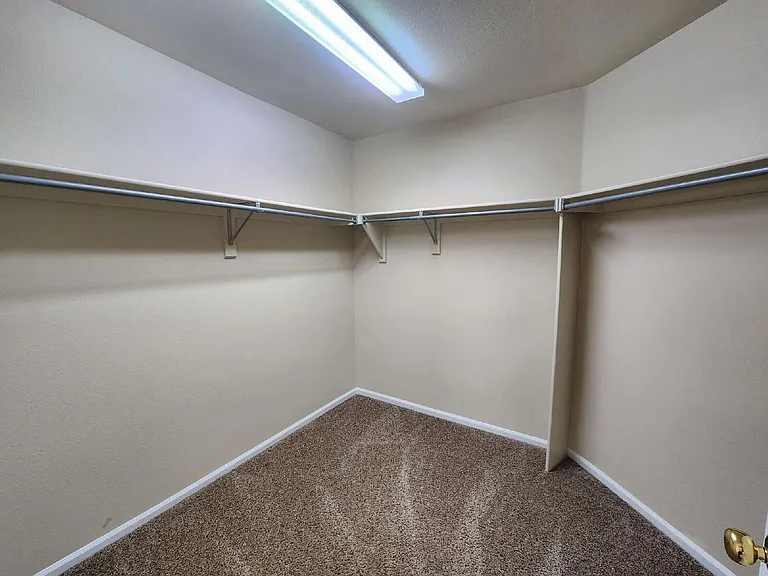 22359 E Lake Ln — Photo 25