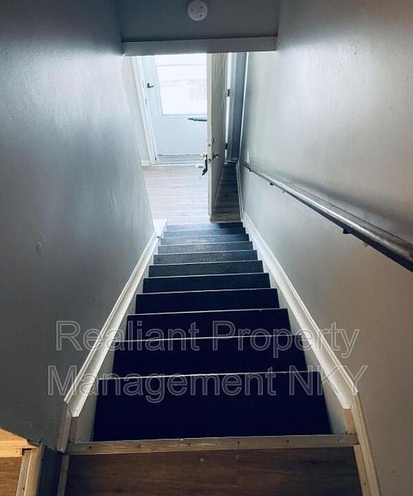 1st image of 60 Bustetter Dr