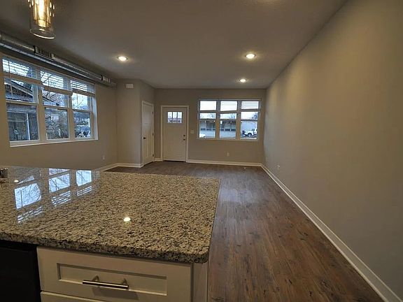 3rd image of 2715 30th Ave S