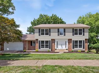 235 Stablestone Dr, Chesterfield, MO