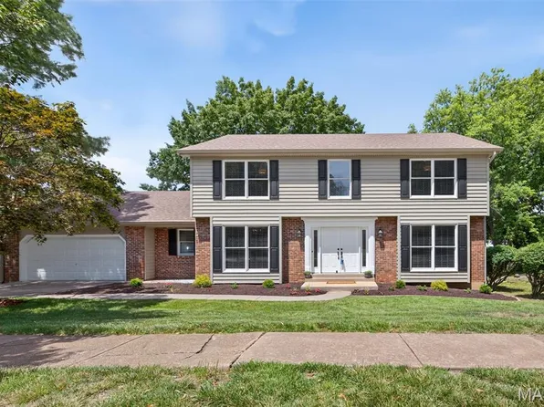 235 Stablestone Dr, Chesterfield, MO 63017