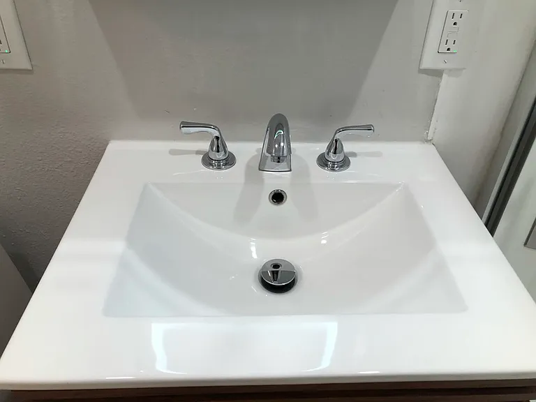 120 Roswell Ave #9 — Photo 38