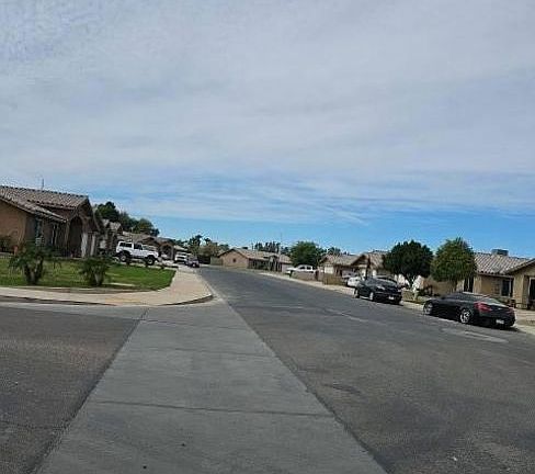 Exterior Neighborhood (street photo)