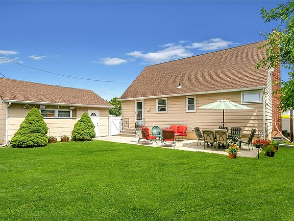 5th image of 526 Knoll Ct