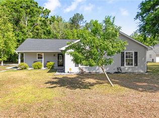 100 Lakefield Dr, Kingsland, GA 31548