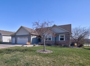 8902 Canyon St, West Des Moines, IA 50266