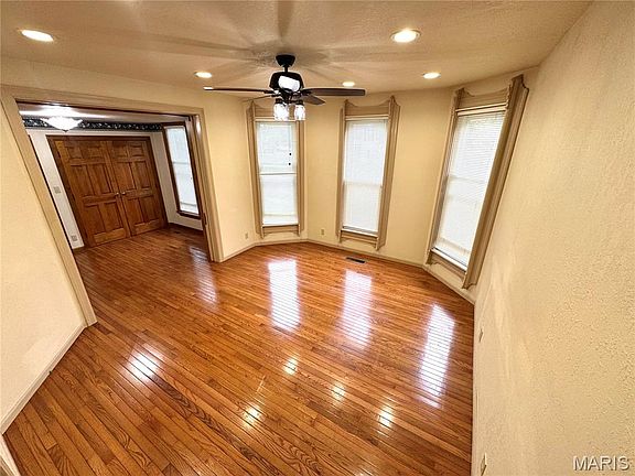 5th image of 303 W Church St