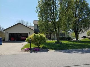 14 Pine Valley Dr, Collinsville, IL