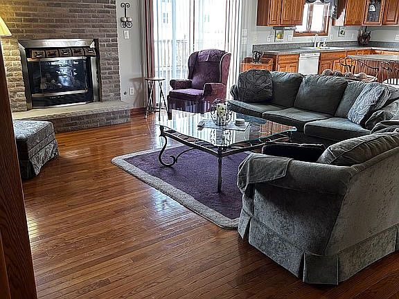 4th image of 10806 Maloian Dr