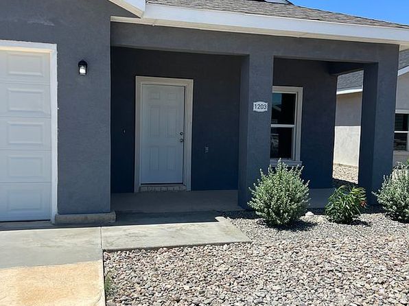 1203 Lamesa St