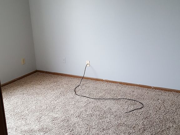 5th image of 7517 Swindon St